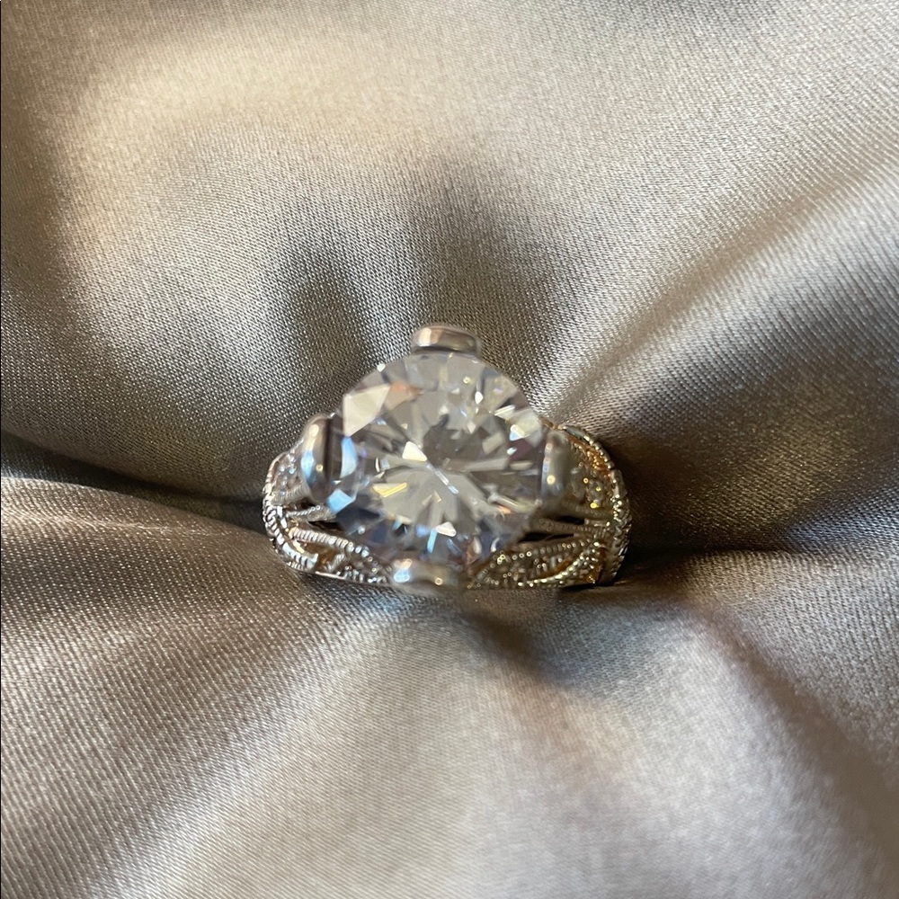 Vintage 925 Sterling Silver CZ Statement Ring! Sz 7